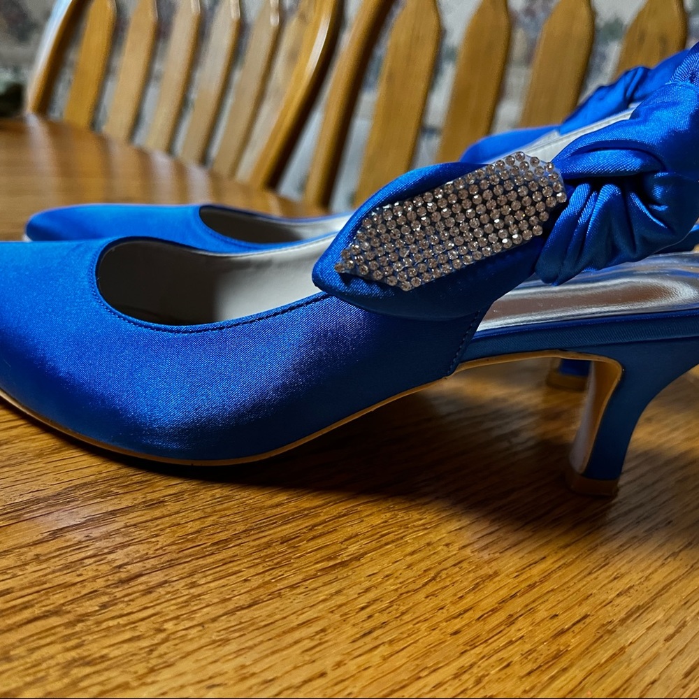 Beautiful Royal Blue Heels 7.5 with Rhinestone Trim